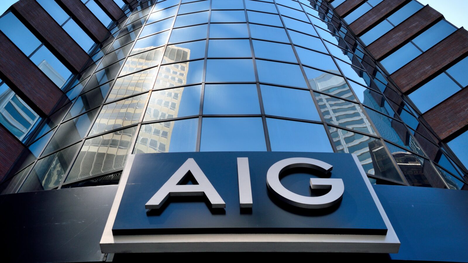 Aviva acquires AIG's UK life insurance business